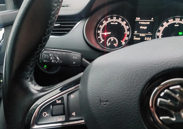 Skoda Octavia cena 52500 przebieg: 246000, rok produkcji 2017 z Białystok małe 667